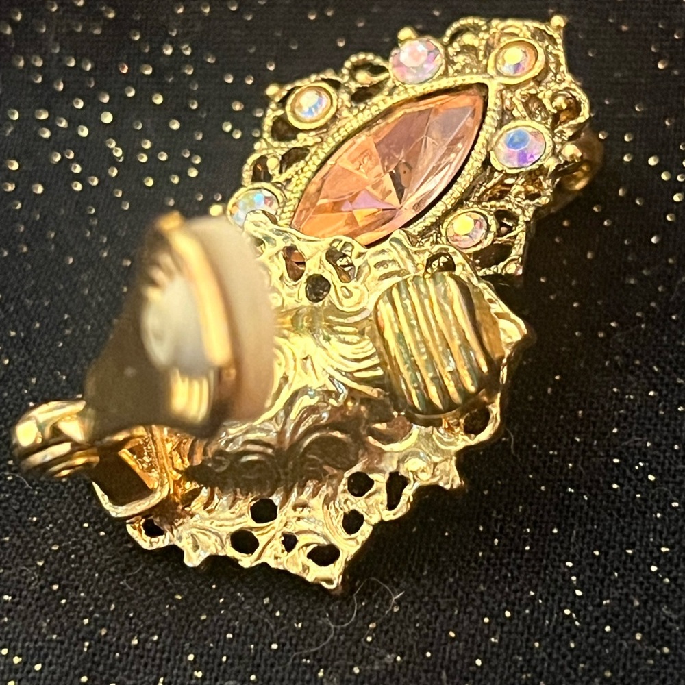 1928 Clip On Earrings - Picture 2 of 2